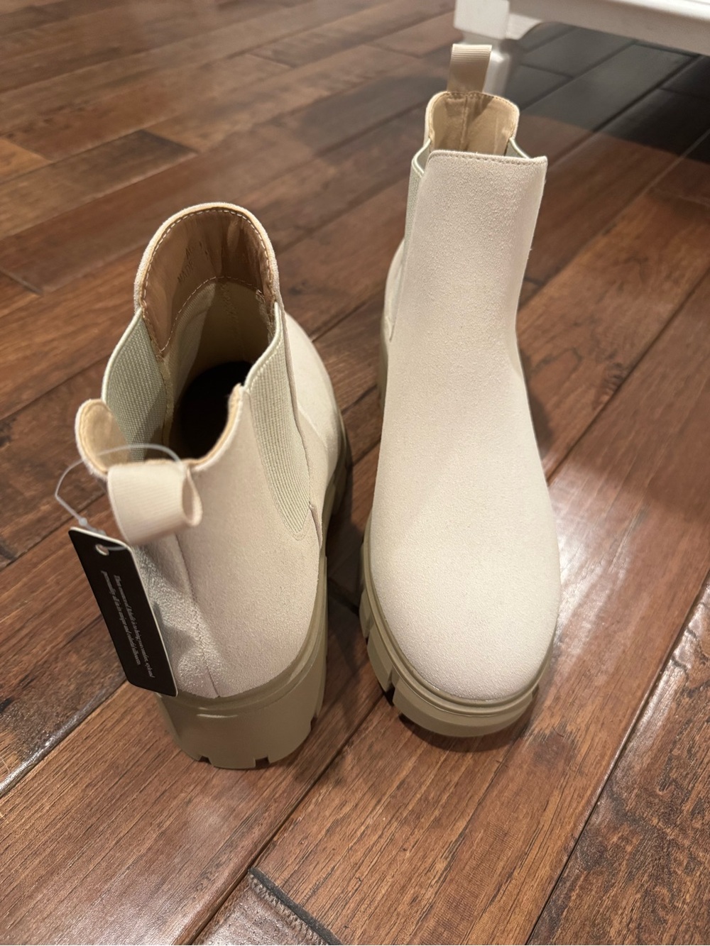 Women’s Cream Chelsea Lug Boots - Minimal Slip-On Style